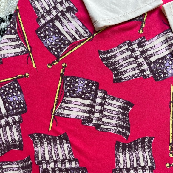 LulaRoe Raglan Baseball Tee - Picture 2 of 3